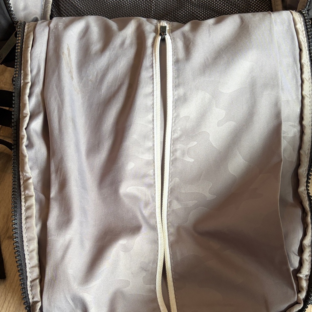 lululemon athletica Performance Backpack - Picture 6 of 8